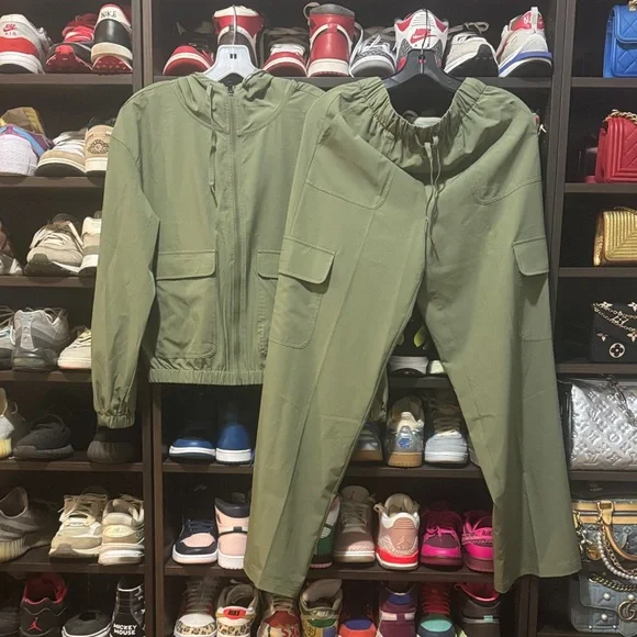 (See description for measurements) Freely Oversized Cargo Hoodie & Jogger Set - Picture 2 of 10